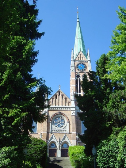 Die Bühlkirche auf dem Wiedinghügel