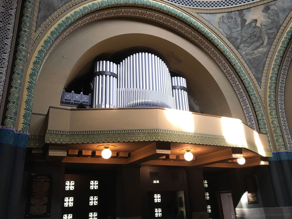 Orgel im Krematorium, das heute nur noch als Abdankungshalle benutzt wird