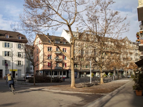 Brupbacherplatz an der Weststrasse – noch im Winterschlaf (Foto Anna-Tia Buss, Tagesanzeiger)