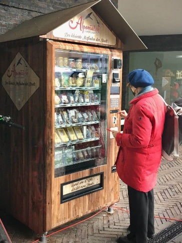 Der neuste Alpomat in Zürich am Friesenbergplatz