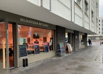 Die Delikatessen-Metzgerei direkt am Friesenbergplatz 