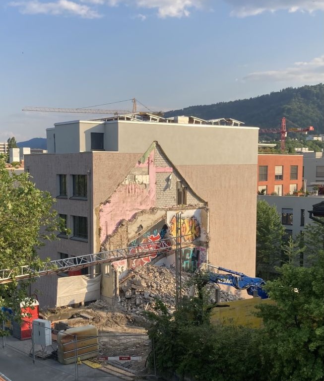 BrandArt in Wiedikon im Abendlicht